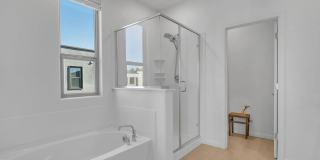 Beautiful Energy Efficient Hayward Townhome w/ Modern Updates Gallery 15