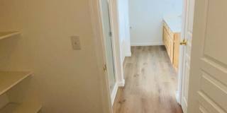 Gorgeous Remodeled Spacious 4 bedroom Gallery 37