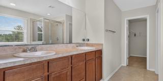 Large 4 bedroom home in Oakleaf Gallery 26
