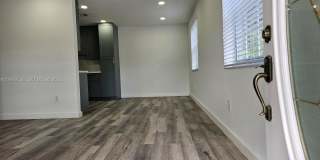 1941 NW 32 St Gallery 10