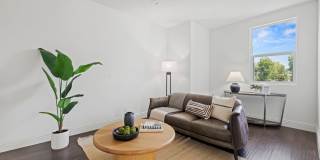 5011 Hayvenhurst Avenue Gallery 41