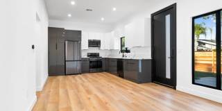 Charming 1BR Duplex in Woodland Hills Gallery 4