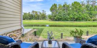 Luxury 4-bedroom - 4 bath with garage Gallery 1