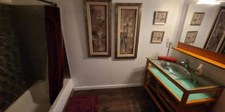 Large Studio 1 bathroom Gallery 25