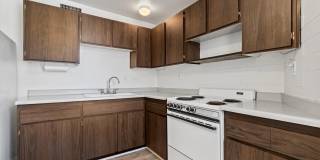 Move In Ready Unit! 1 Bed 1 Bath New Flooring! Gallery 1