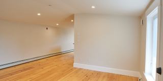 142 Newbury Street Gallery 10