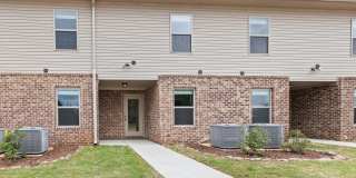 "Get $3,000 Off Rent Today!" Offer Expires 08/31 - Call for details Gallery 32