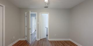 CUTE 2/1.5 w/ New Paint, Washer and Dryer, Close to TCC & FSU! Available NOW for $1050/month! Gallery 31