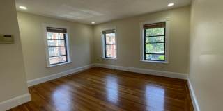 Charming 3 Bedroom-No Broker Fee Gallery 6