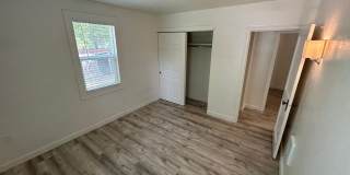 Cute 3 Bedroom, 1 Bathroom House on Sunset Hill! Gallery 21