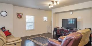 Spectacular 3BD Condo | Near Intel | Walk to MAX Station | Free High-Speed Internet | Water/Sewer/Garbage Included! Gallery 6