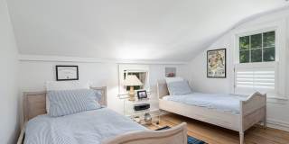 87 Myrtle Avenue Gallery 19