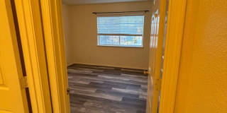 726-728 East Spokane Avenue Gallery 40