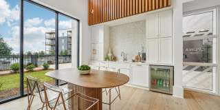 Colina Hillside Gallery 44