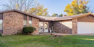 Available Soon! Large 3 bed 2 bath home on the golf course Gallery 1