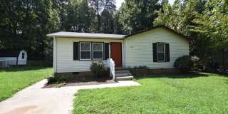 3 Bed/1.5 Bath Single-Level Home - Reynolda Rd Area! Gallery 1