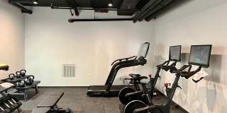 725 W Pratt Gallery 112