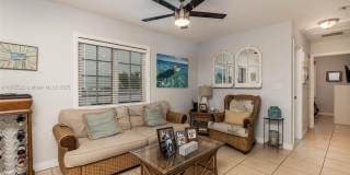 325 Calusa St Gallery 18