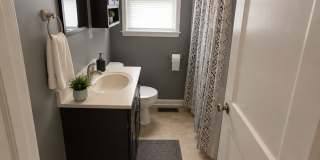 Cozy 3 Bedroom Home with Garage – Ready for You! Gallery 7