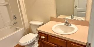 4/2 with Community Amenities Gallery 13