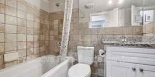 1006 Barclay Square Gallery 17