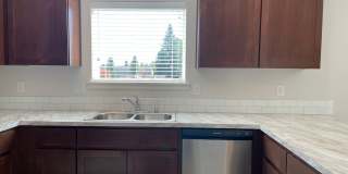 C221-Daybreak Gardens Apartments Gallery 37