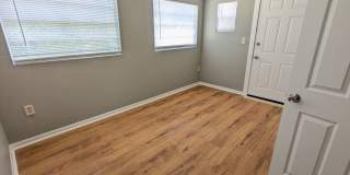 Must See 3/2/1 over 1000sf with tile/laminate floors, fresh paint, fenced yard and large living room!! Must See 3/2/1 over 1000sf with tile/laminate floors, fresh paint, fenced yard and large living room!! Gallery 16