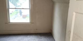 Single Family Home W/Large Yard & Off Street Parking Gallery 1