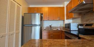 2 Bedroom / 2 Bath / 1 Parking at Kapiolani Royale Condominium Gallery 3