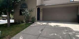 3-Bedroom Townhome in Desirable Lower Greenlaw Gallery 1