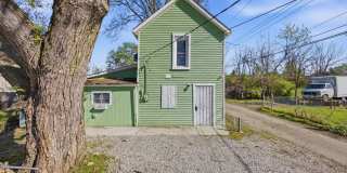 Cozy & Modern 1-Bed, 2-Bath Tiny Home – Renovated in Columbus! Gallery 1