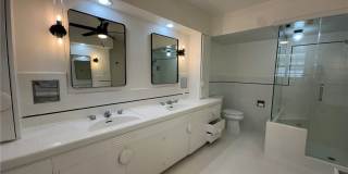 301 Bermuda Place Gallery 19