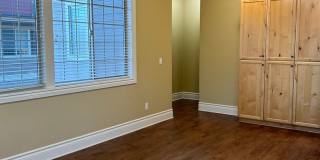 (919) Triplex Townhome - 2 Bed / 2.5 Bath w/Bonus Room Gallery 5
