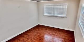 1706 Emerald Gallery 12
