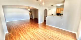 Updated 3BD/2.5BTH Townhome with Exspansive Deck & Attached Garage! Gallery 7