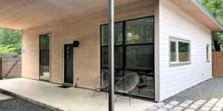 Awesome East Austin Flat Gallery 1
