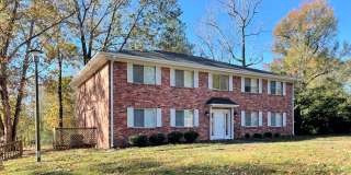 Charming 2 bedroom condo off of Jamestown Road! AVAILABLE July 2026! Gallery 1