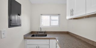 Charming 2 Bedroom 1 Bath Apartment For Rent Gallery 7
