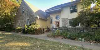 Upscale Secluded Oasis in Bixby - 5 Beds/3.5 Baths - Separate Mother-in-Law Quarters! Gallery 1