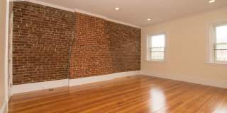 Charming 3 Bedroom-No Broker Fee Gallery 5