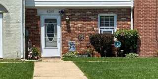 Available June 1st | 2 Bedroom Townhouse Gallery 1