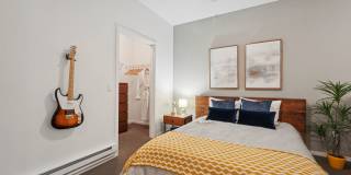 Leva on Market Gallery 13