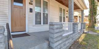 Newly Remodeled 3BR/1.5BA Townhome - Bates Hendricks Gallery 17