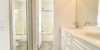 2 Bedroom 2 Bath Condo with attached garage! Gallery 22
