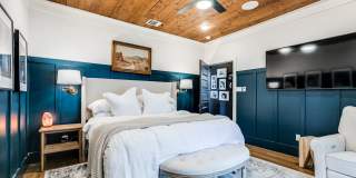 GORGEOUS BEACON HILL BUNGALOW Gallery 21