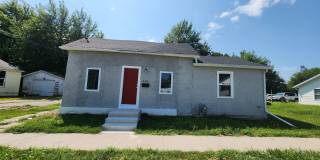 3BR Home with Modern Kitchen in Knoxville, IA Gallery 1