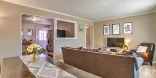 2417 Glenrose Avenue - A Gallery 5