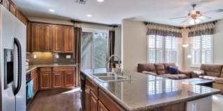 Stunning (Formal Model) 3/3 w/Huge Loft!  Please read entire ad before requesting a viewing!! Gallery 9