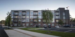 Avenue Madison Gallery 30