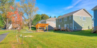 3 Bed 3.5 Bath Townhouse in Uptown Village Gallery 8